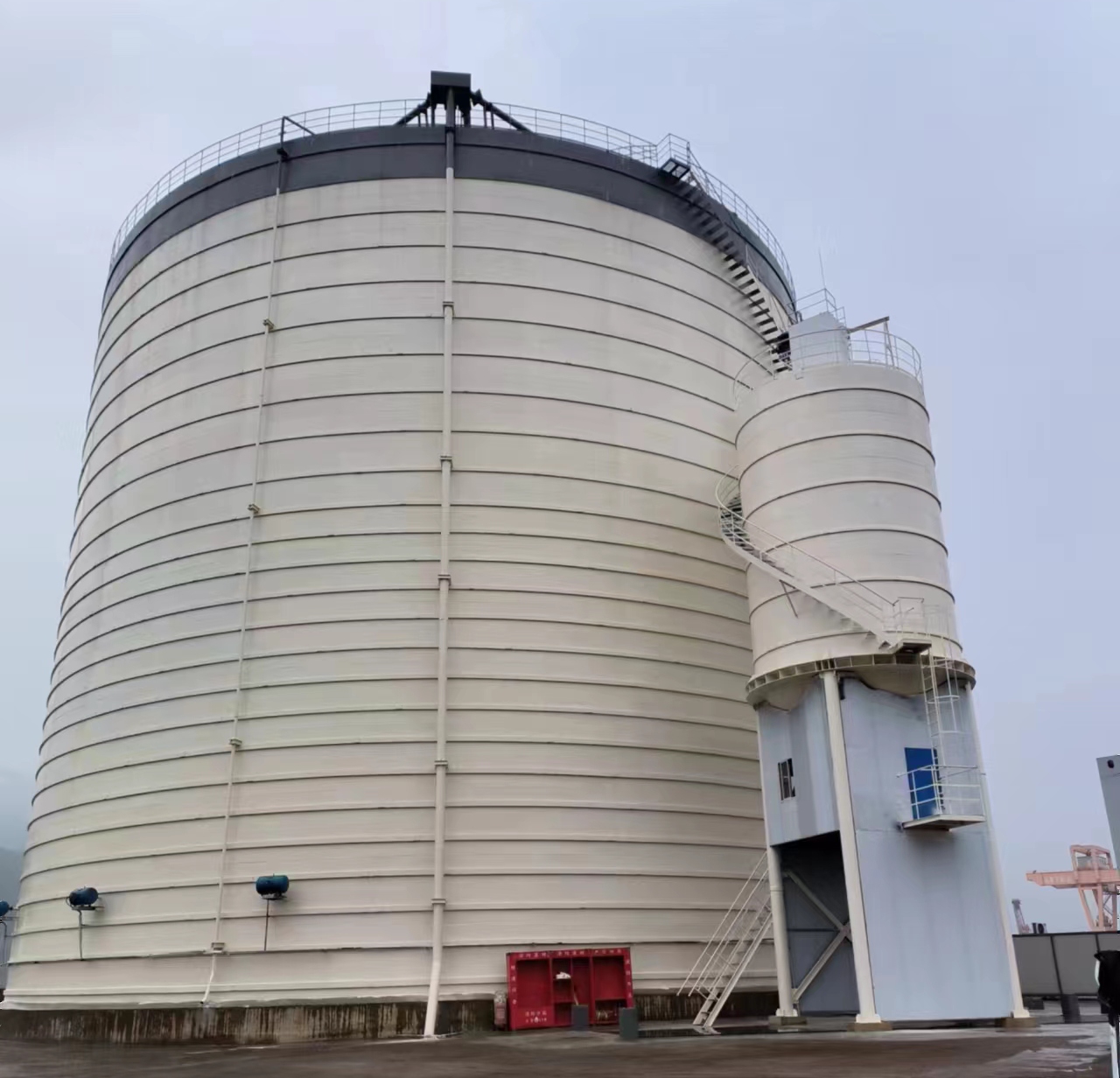 岱岳10万吨水泥钢板库